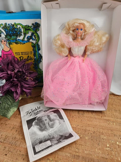 VTG 1993 "TWINKLE LIGHTS" Barbie Doll - Light Up Gown #10390