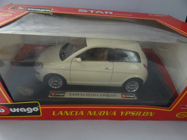 Burago Audi A6 C8 Avant Modellauto – Weiß, Maßstab 1:43, Mit Drehbaren Rädern, Ca. 11,5 Cm Lang