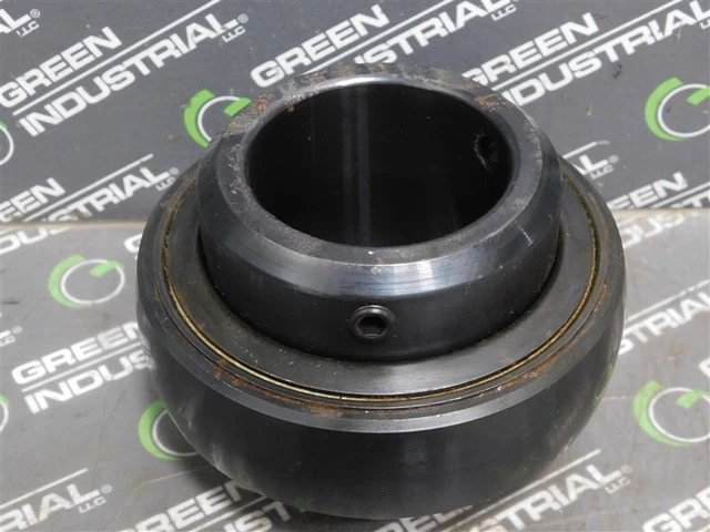 Sealmaster SRC-16 Ball Bearing Cartridge Unit - 1" Bore, Rubber Housing, Double Sealed, Setscrew Lock