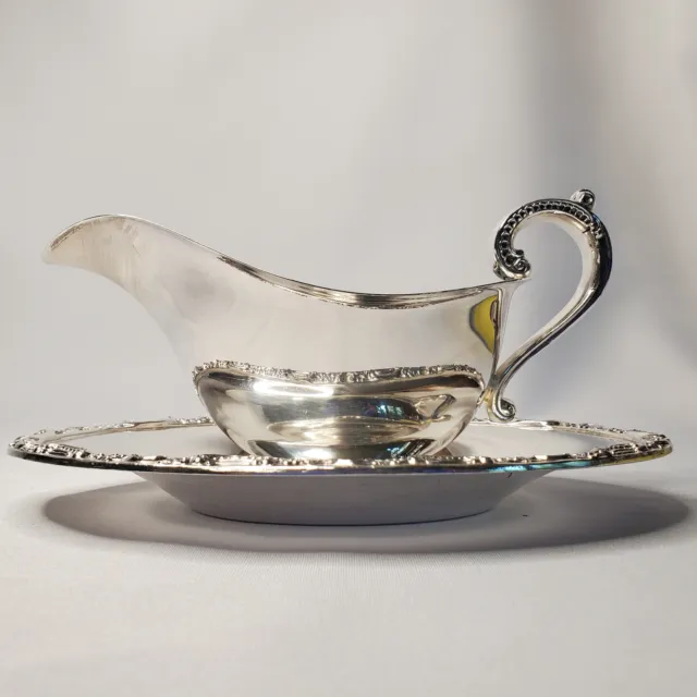 Newport Silverplate YB 119 Gravy/Sauce Boat with Fitted Plate