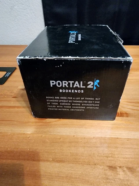 Portal 2 ThinkGeek Video Game Bookends Aluminum Metal Book Ends VALVe 2011 2