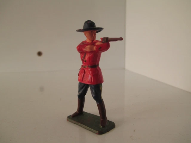 10 POMPIERS STARLUX 1:32,TBE,CASQUE ADRIAN,VINTAGE