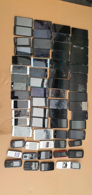 Lot De 4 Huawei P30 Lite Pour Pièces - Écran 5.8", 128 Go, 4 Go RAM - Vendu Comme Tel