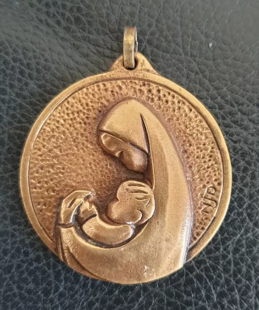 Medaille bronze notre Dame du Réconfort vierge enfant Abbaye Jouarre signé 90g