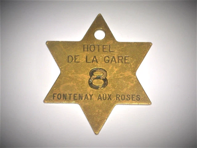 Porte-clés Hôtel de la Gare en bronze. Fontenay aux roses.