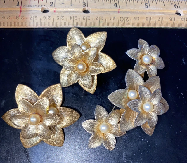 Sarah Coventry Gold Tone Faux pearl flower Brooch Earrings Set Vintage Signed