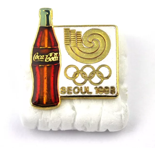 Coca-Cola Coke USA Lapel Pin Button Badge Anstecknadel - Flasche Seoul 1988