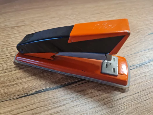 Novus B4 Hefter Heftgerät Tacker , vintage, orange/schwarz, selten!