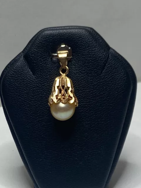Pendentif OR Jaune 18 carats (750°°°) Avec perle