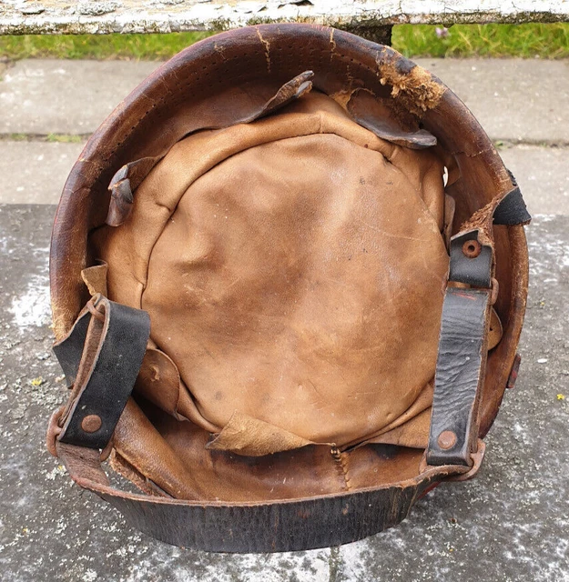 Innenfutter für ein Helm mit Kinnriemen