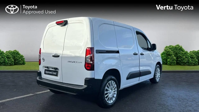 2026 TOYOTA PROACE 1.5D 100 Icon Van PANEL VAN DIESEL Manual £22,794.00 ...