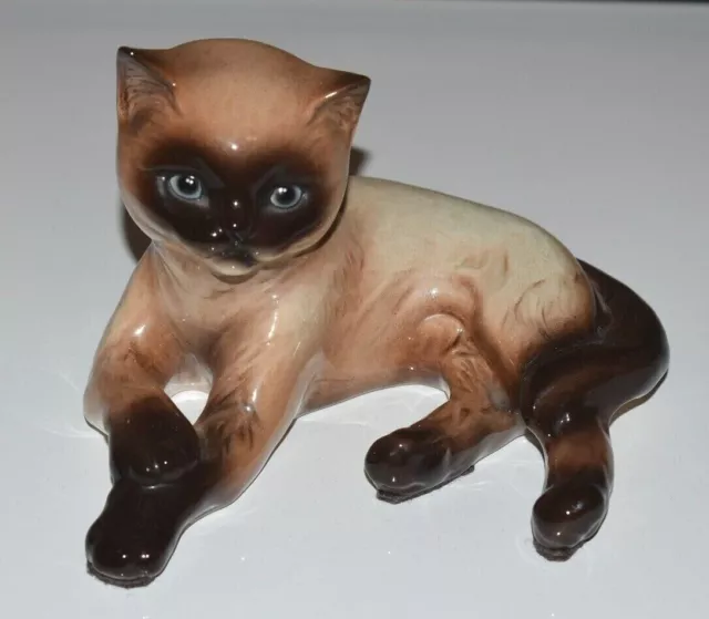 Schöne Porzellanfigur liegend Siamkatze Katze 14,5 cm Goebel Nr. 3102710 Fach C2