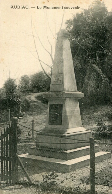 Carte AUBIAC Monument aux Morts Souvenir de la Guerre 1914 1918