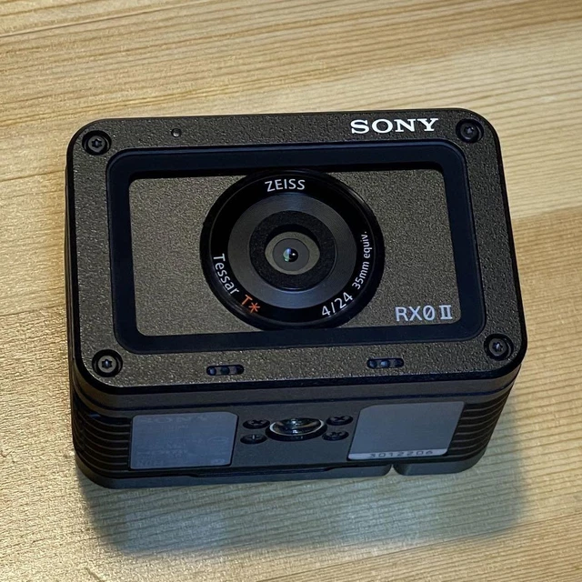 Sony Cyber-shot DSC-RX0M2 II  Waterproof Shockproof Digital Camera usedused