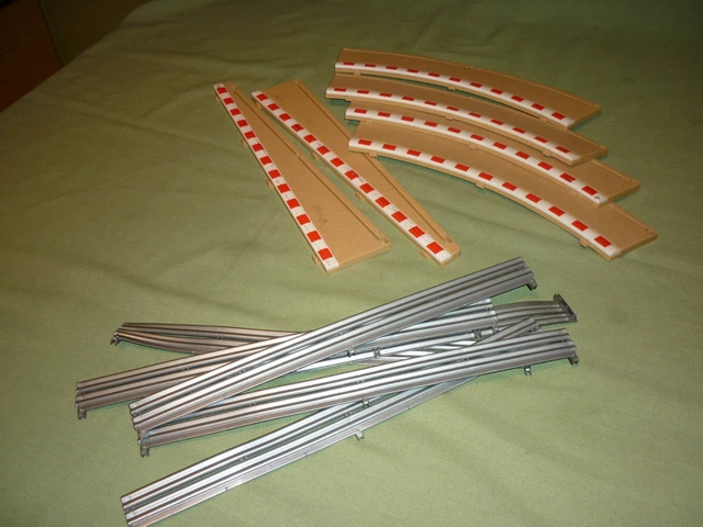 Scalextric Guard Rails SCALEXTRIC SPORT BORDERS And Armco Rails 5 Curves & 2 Lead In Out ...