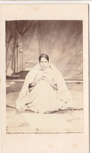 Jeune fille algérienne beau regard Photo CDV circa 1865