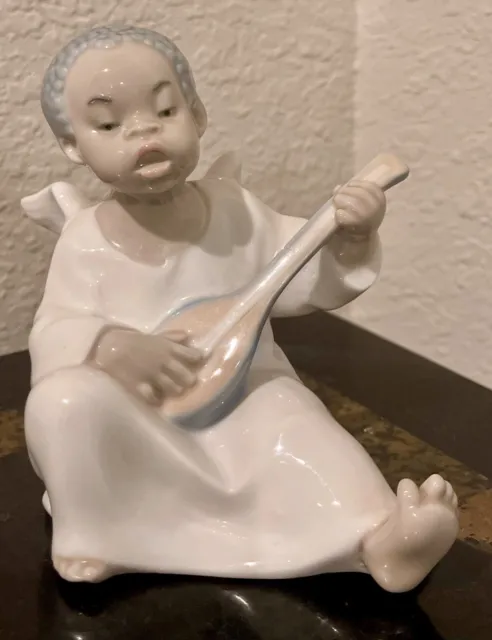 Lladro 1977 "Angel With Mandolin" Figurine (#4537)