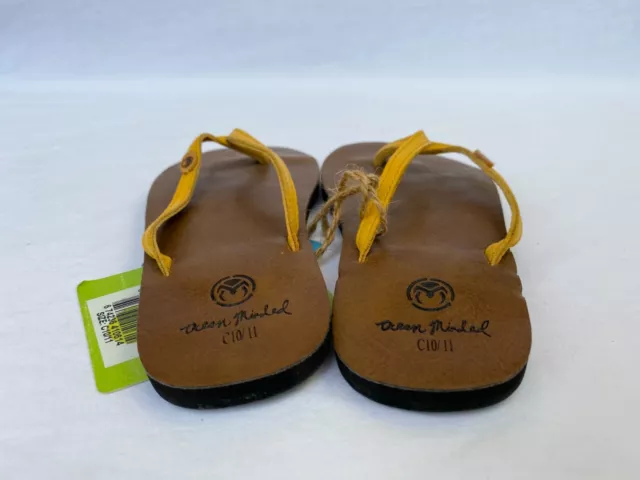 Crocs Kids Unisex Ocean Minded Umi G Flip Flops, Sandals, Yellow, Size C10/11 3