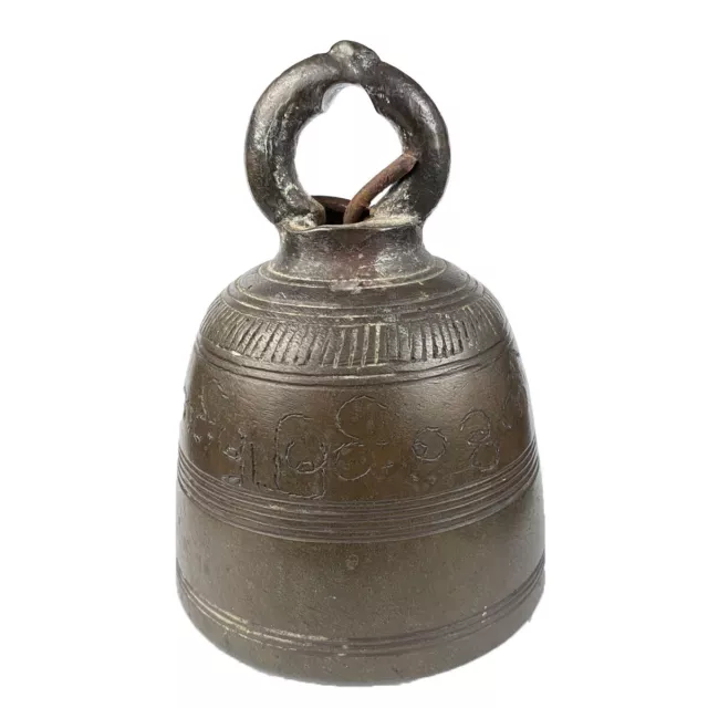 A Burmese bronze temple bell Y4245