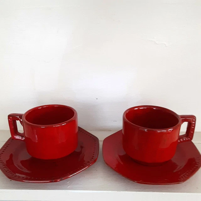 Vintage Italian red majolica Pleasant Village 4 cups saucers pottery +2 saucers