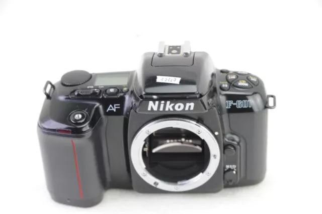 Nikon F601 35mm Spiegelreflexkamera   Body
