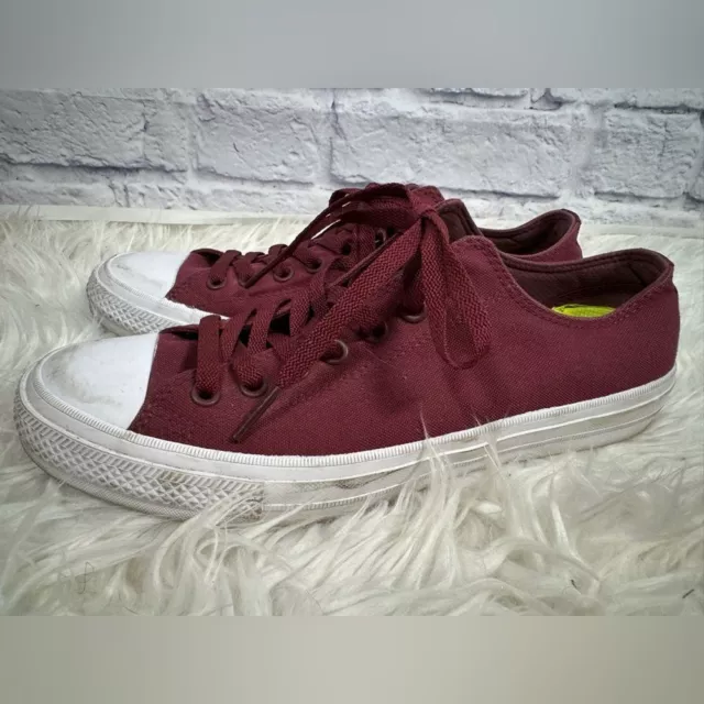Maroon chuck 2 deals
