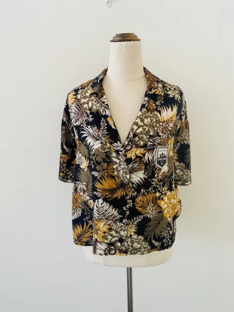 Lorna Jane Club Leisure Camp Shirt Size S Button Up Collar Cropped Tropical Boxy