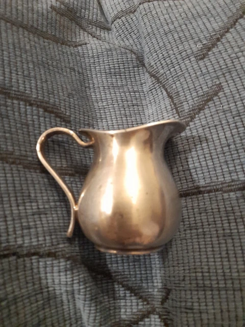 ANCIEN PETIT POT à lait en métal Argenté ou Argent ... EUR 29,00