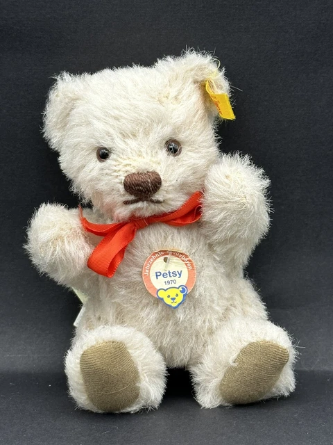 Steiff Teddy Bear #029523 Petsy is a replica of a 1927 Bear from 1992 white