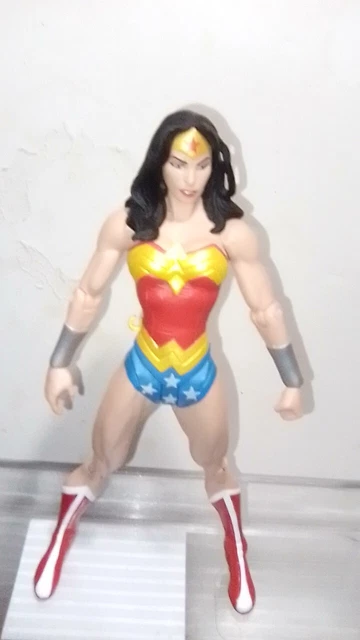 2009 DC Direct Justice League of America Action Figure Box Set – WONDER WOMAN