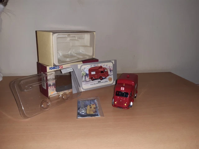 CORGI Héritage, Fourgon Renault 1000kg, Evian (1/43