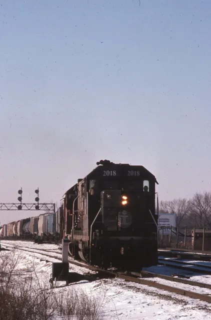 B: Original Slide IC Illinois Central SD20 #2018+2 w/Train - Forest Park IL 1989