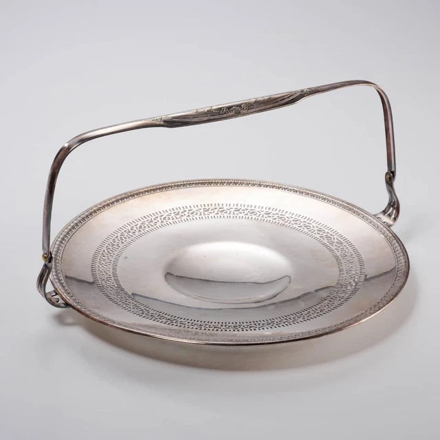 Vtg Meriden International Silver Plate Pierced Bread Bon Bon Basket Handle