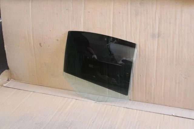 2007 BMW 550i E60 RIGHT PASSENGER SIDE REAR DOOR GLASS WINDOW 7110636