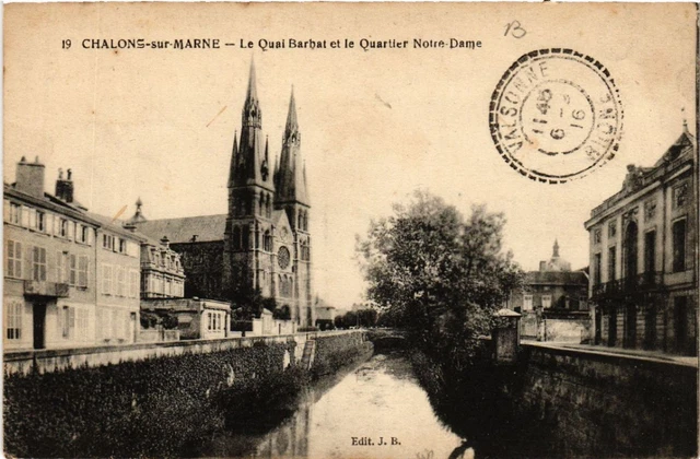 CPA CHALONS-sur-MARNE Le Quai Barbat et le Quartier N.-D. (490932)