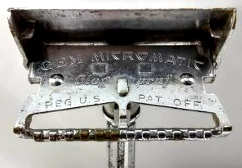 1930s Era Gem Micromatic Clog Pruf Single Edge Vintage
