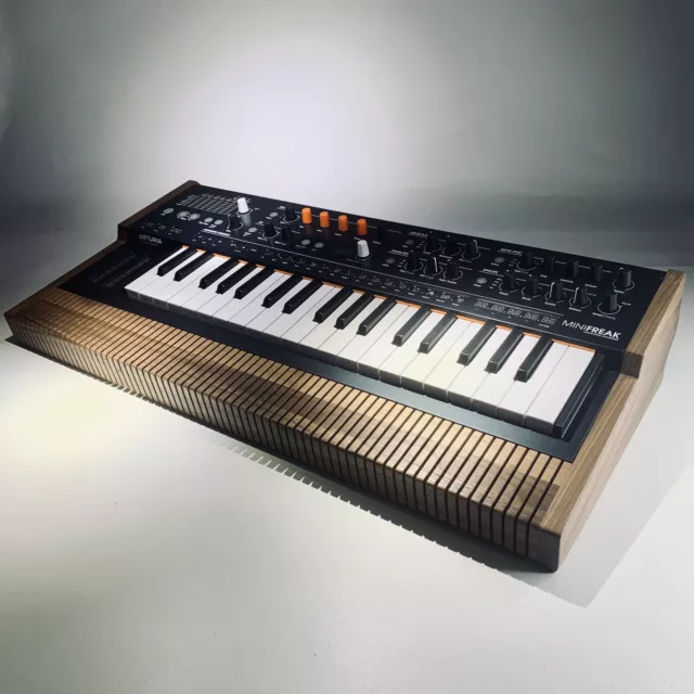 Arturia Minifreak Synthesizer Ständer