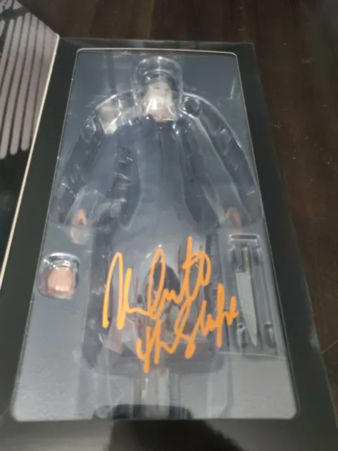 Signed Halloween-Michael Myers 1/6 Scale Figure Trick or Treat Studios