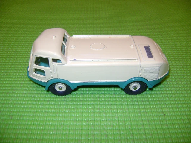 SPOT-ON N°108 Triumph TR3 - Bleu Ciel Intérieur Gris - Miniature Ancienne - VNMINT