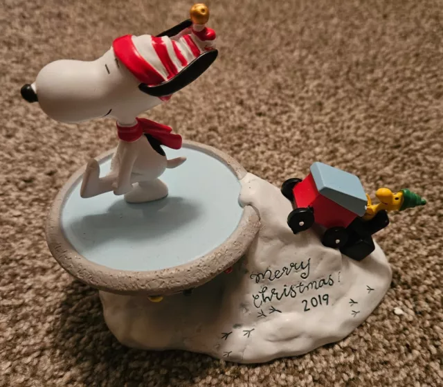 Hallmark Peanuts Gallery Figurine Merry Christmas 2019 Snoopy & Woodstock Used