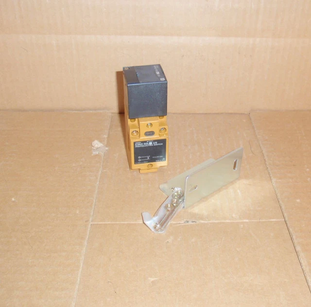 E3N2-50L4-US Omron Neuf Photoélectrique Capteur Interrupteur E3N250L4US