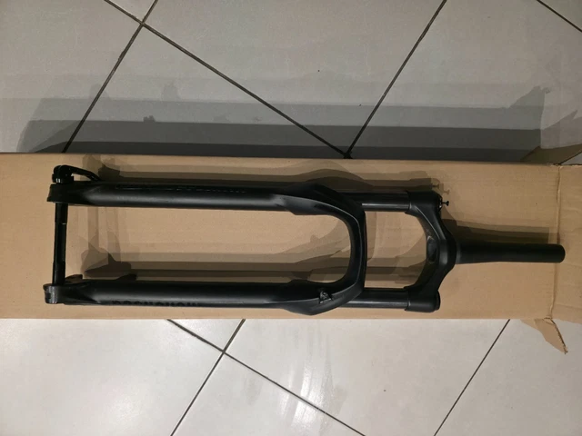 Fourche Rock Shox Judy XC 1996 – VTT 26", 1"1/8, Blanc, V-Brake
