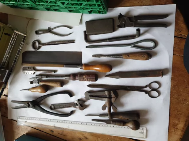 lot divers d outils ancien art populaire petit metier à identifier