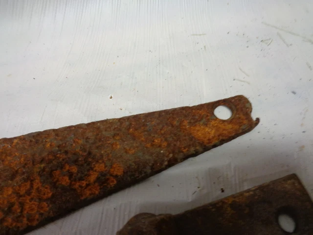OAIR - Rusted16" Steel Tee Hinges (F1005-55) 2