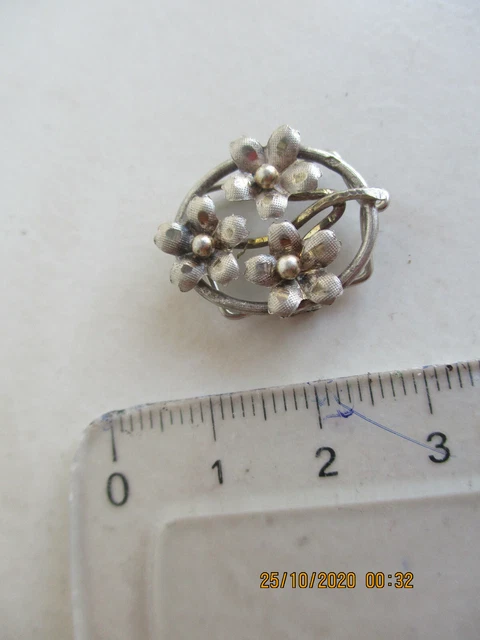 Ancienne broche à system en argent massif et strass art Ancienne broche à system en argent massif et strass art