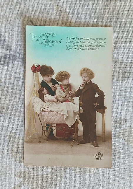Carte Postale Ancienne Fantaisie - Bouteille De Champagne Géante Et Petite Fille (années 1900)