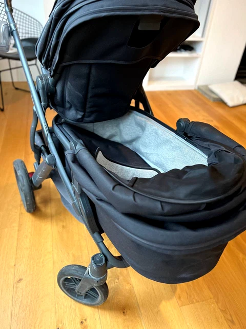 🌟 "UPPAbaby Vista 2 Luxury Pushchair - Excellent Condition and Versatile