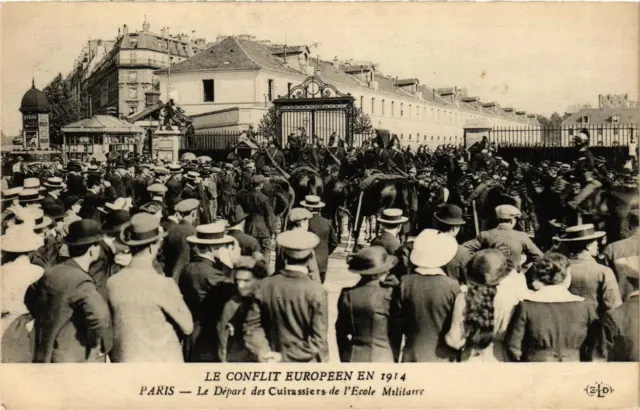 CPA AK PARIS 1914 Départ des Cuirassiers de l'École Militaire (700479)