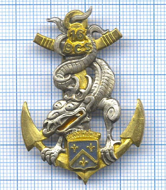 Navara Étui à figurines NH avec plateaux pour transporter 54 troupes jusqu'à 50 mm de haut sur des bases de 32 mm dans 3 plateaux