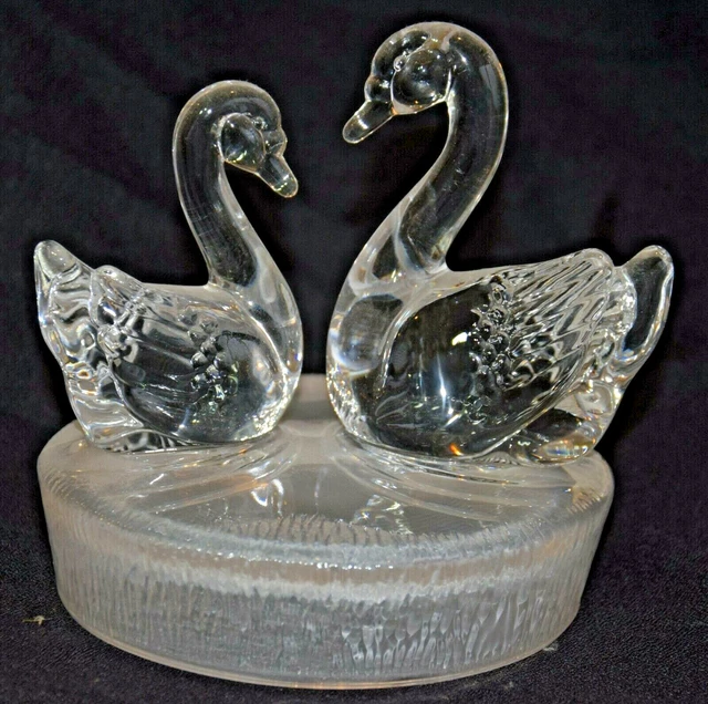 Vintage Italian Pair Swans Figurine Display Rcr Royal Crystal Rock Not Marked